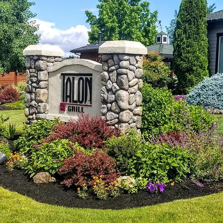 Resort At Eagle Point Golf Club Lodging Exterior photo