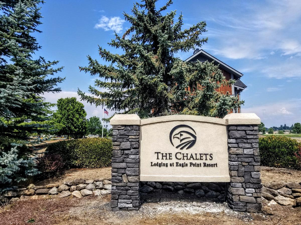 Resort At Eagle Point Golf Club Lodging Exterior photo