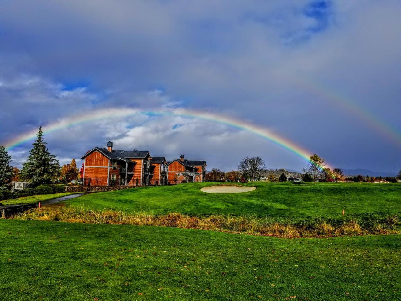 Resort At Eagle Point Golf Club Lodging Exterior photo