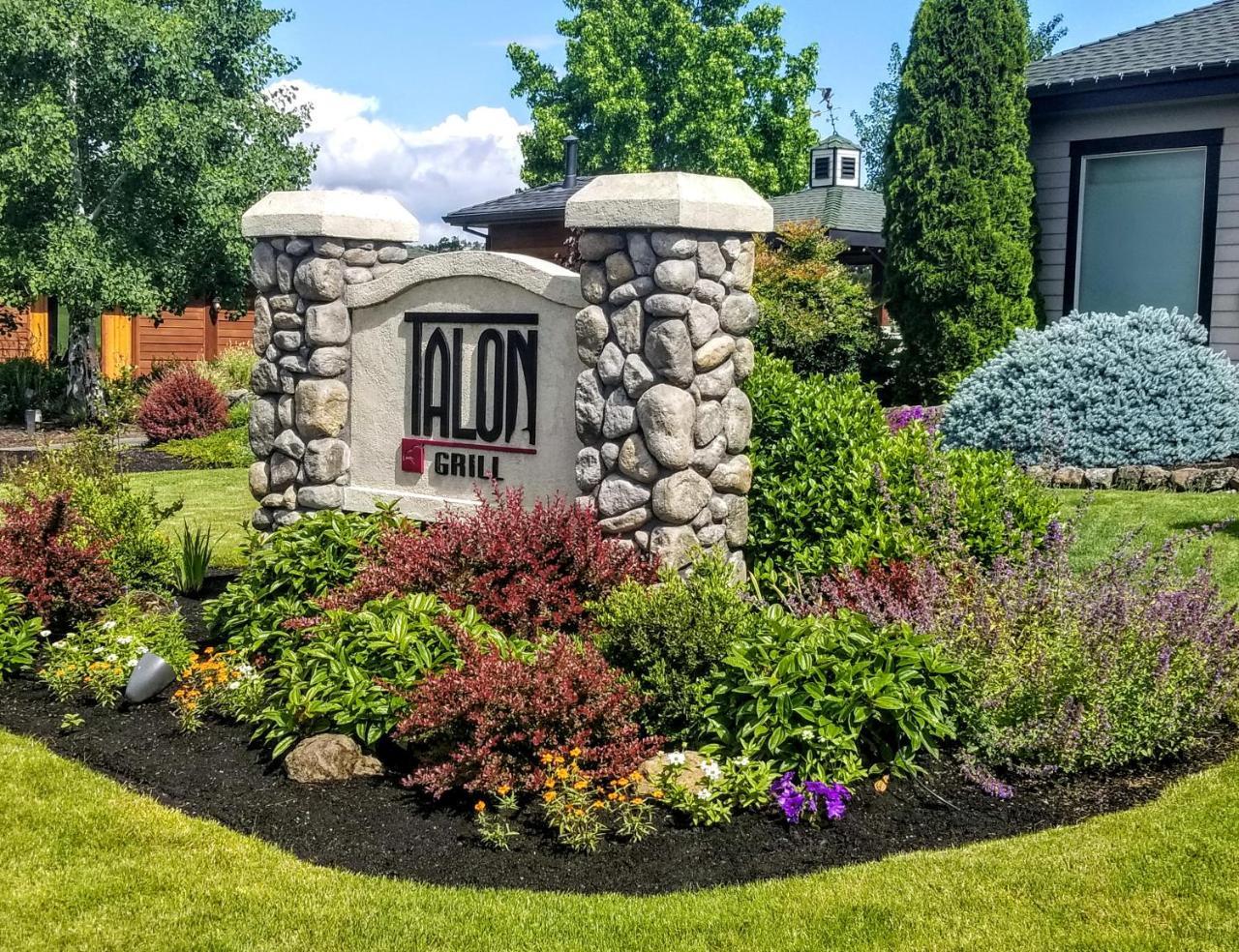 Resort At Eagle Point Golf Club Lodging Exterior photo